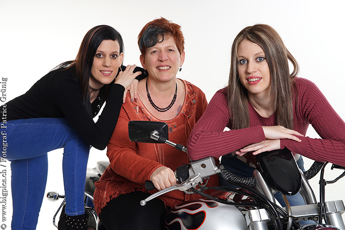 Familienfoto mit Motorrad