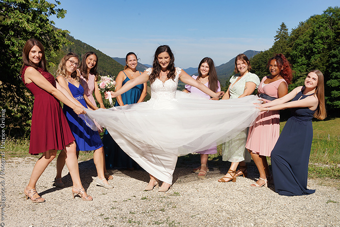 Gruppenfoto mit Braut Hochzeit
