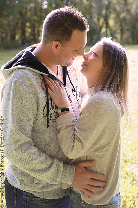 Outdoor Partnershooting für verliebte