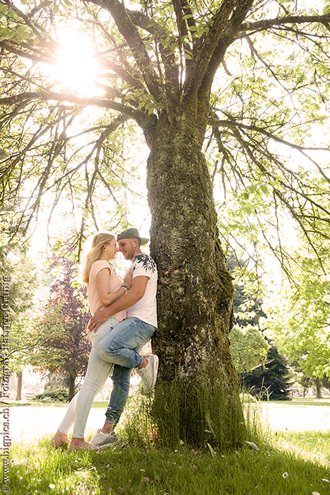 Outdoor Partnershooting für verliebte