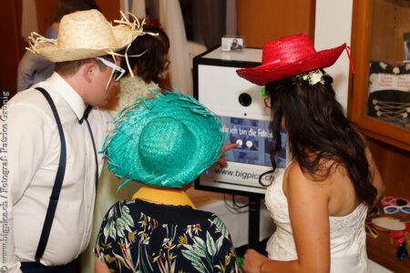 Fotobox im Einsatz an einer Hochzeit